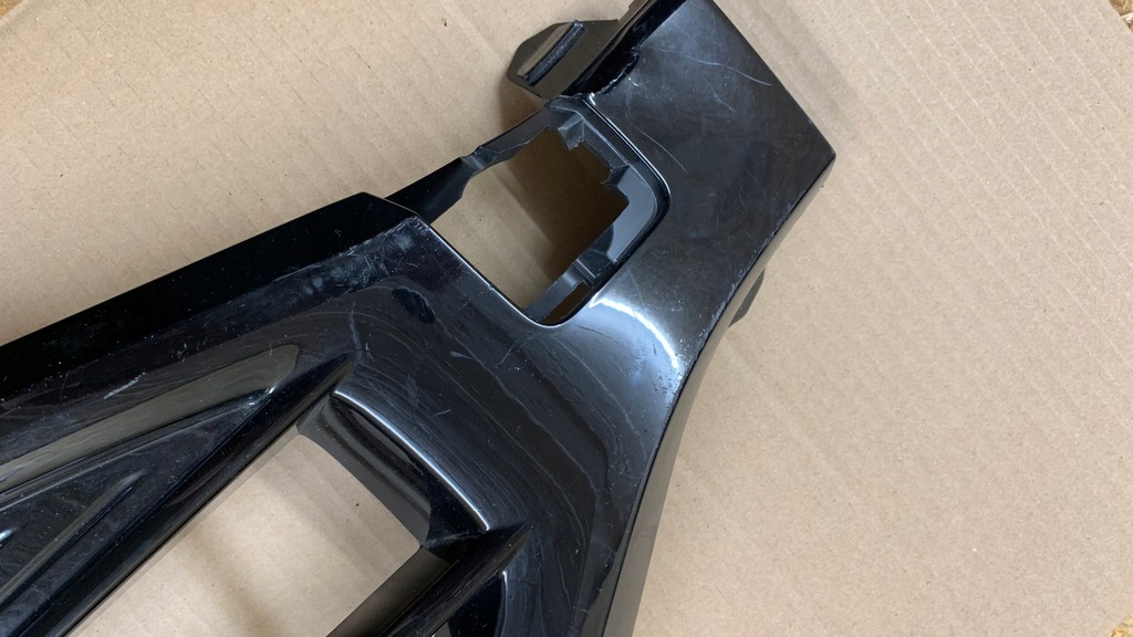 фото №3, T-roc r-line правая решётка бампера 2ga853190