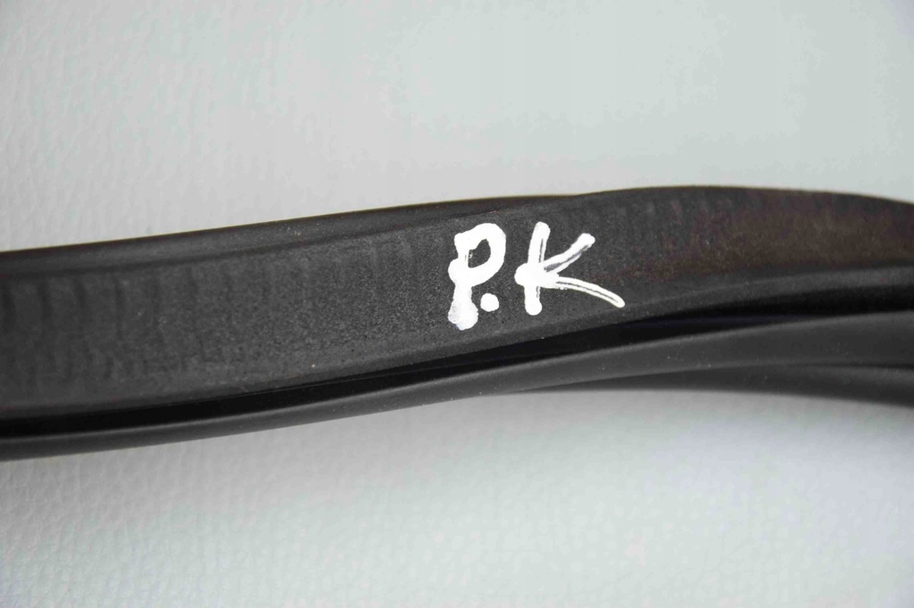 фото №7, Прокладка передних левых дверь vw caddy v sbb, sbj 2k7837911a 2.0l