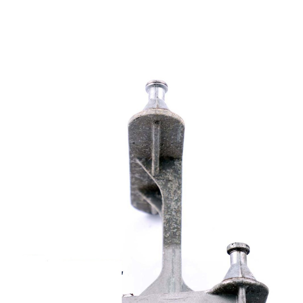 Mercedes w203 w209 кронштейн насоса abs a2034310240 Доставка