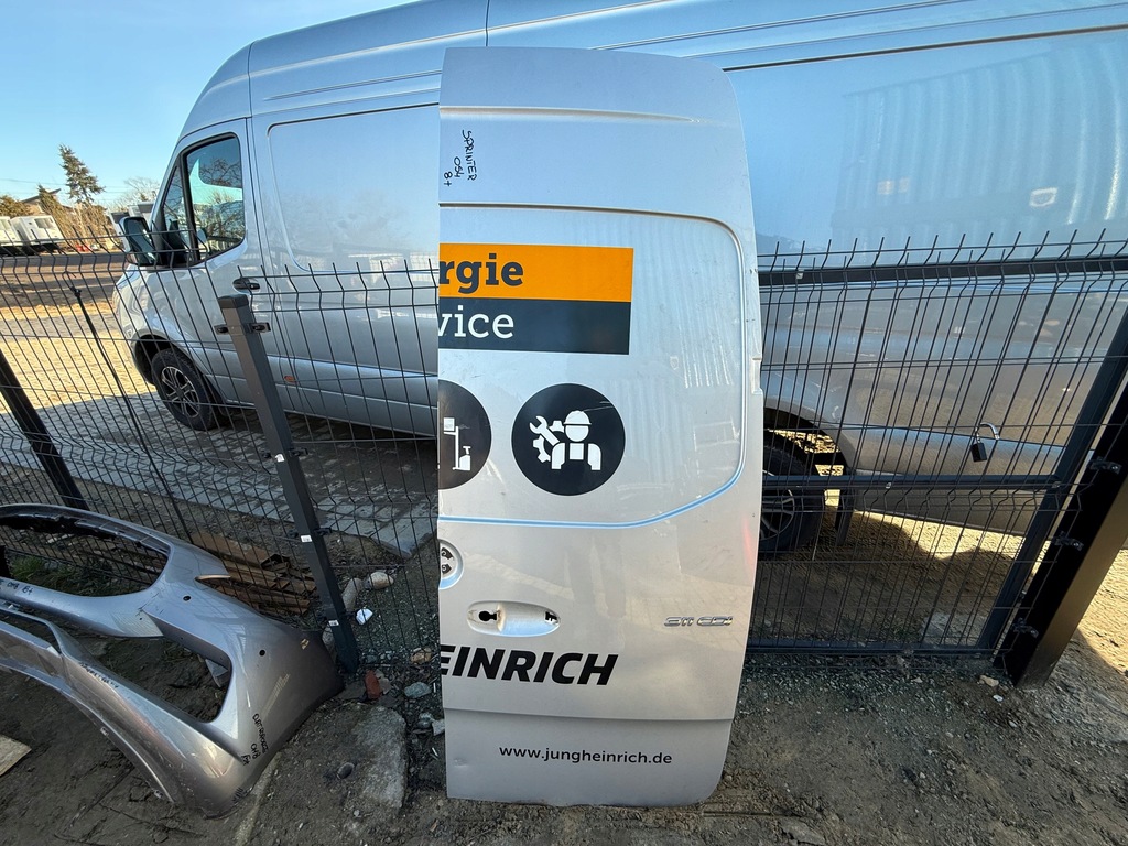 фото №1, Mercedes sprinter w910 дверь задние правое