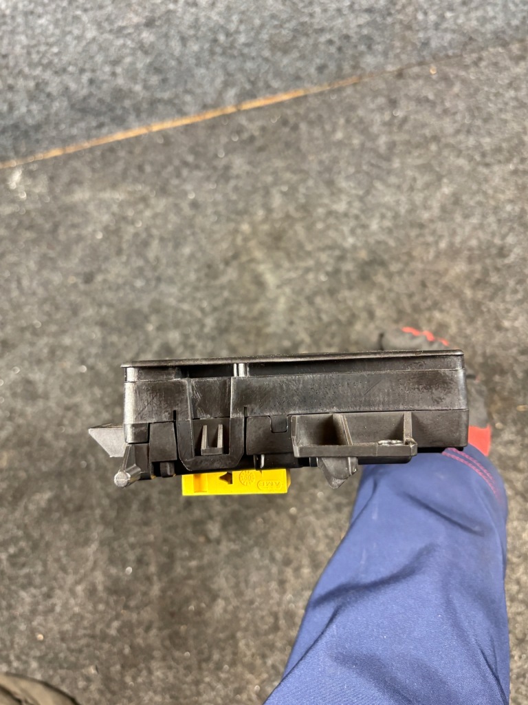 фото №12, Citroen c4 picasso счетчик приборы 28112940-6