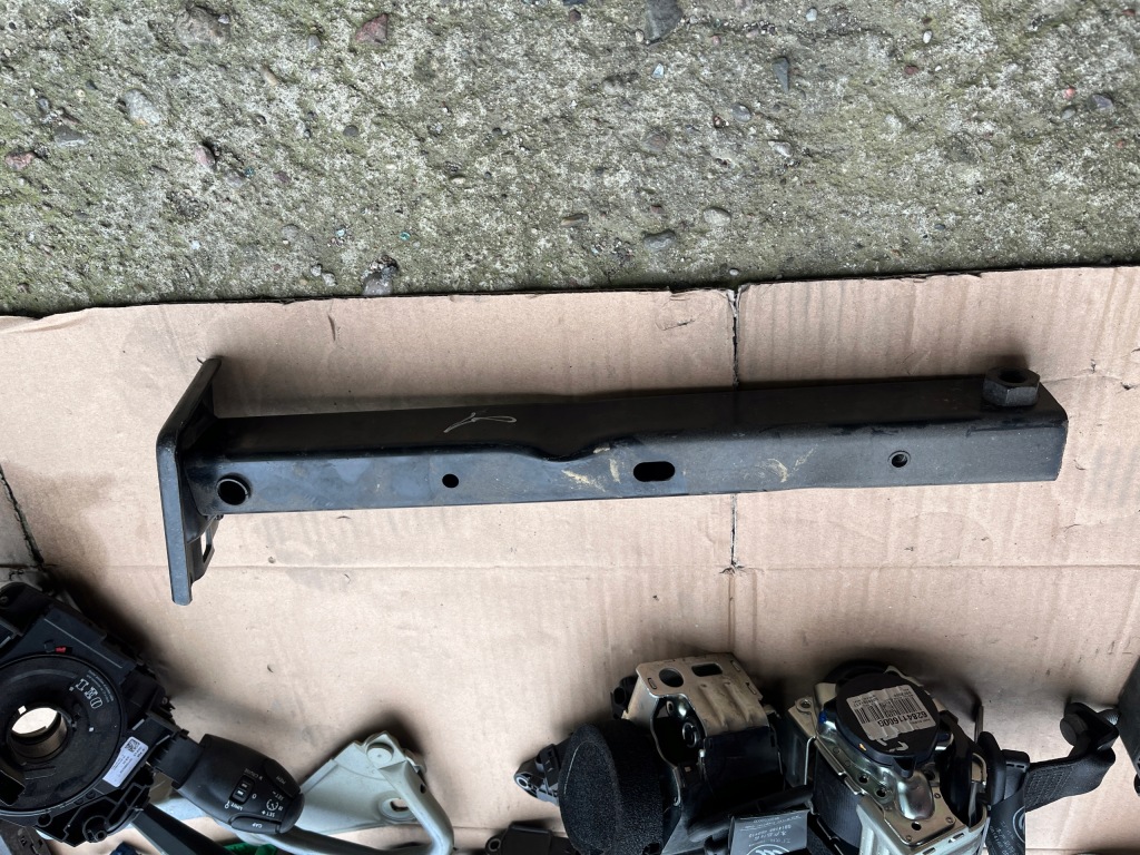 Купити Кронштейн  бампера права citroen c3 aircross 1,2 thp