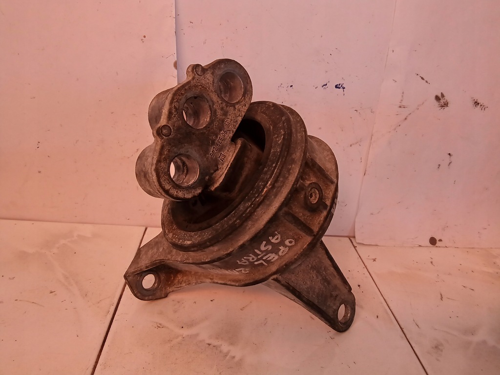 фото №8, Кронштейн кронштейн подушка двигуна 90539246 opel zafira astra 2.0tdi o1