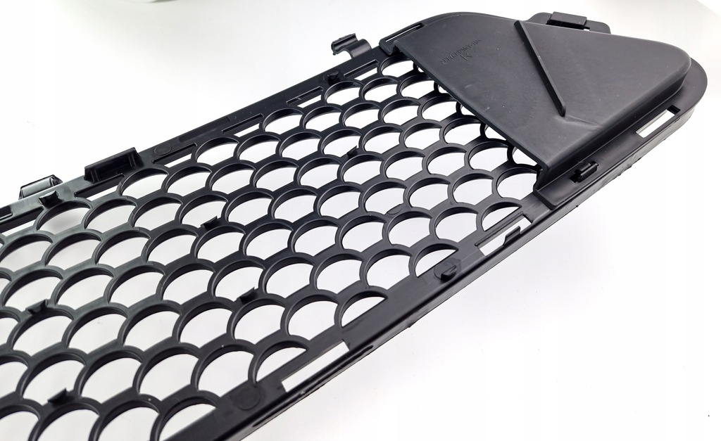 фото №13, Решётка средняя бампера перед mercedes e klasa w212 оригинальный номер a2128851253