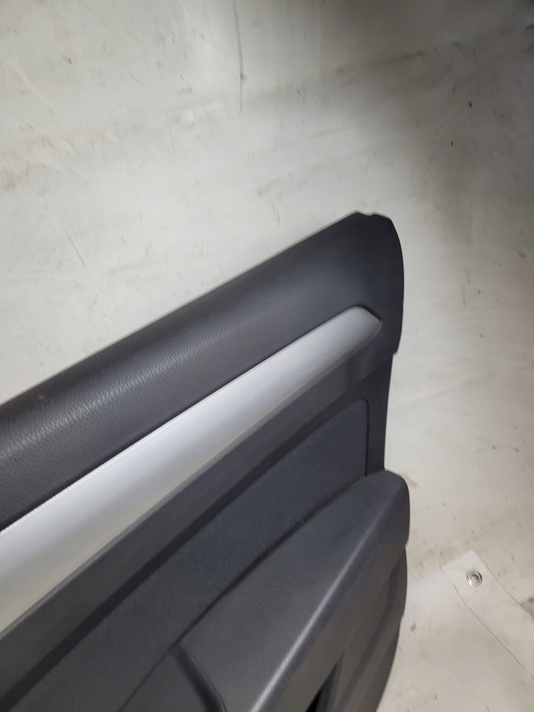 фото №9, Обшивка обивка ручка дверь правый перед vw passat b8 kombi 15r.