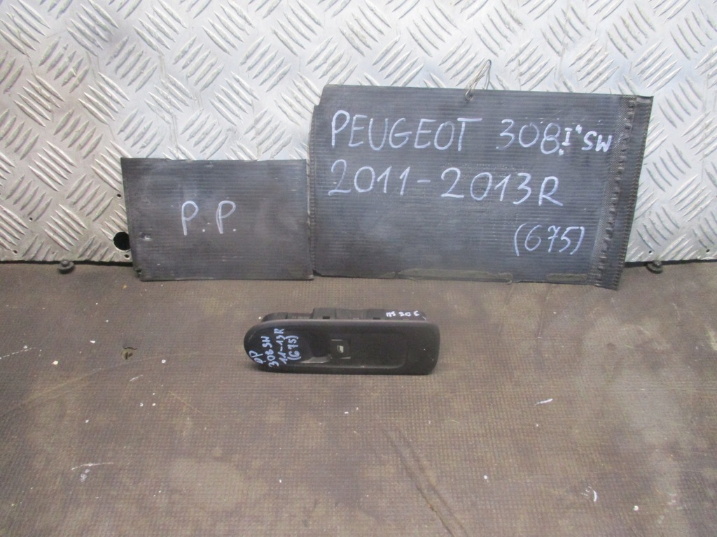 фото №1, Кнопка стекло правый перед 96565184 peugeot 308 i 11-13 r.