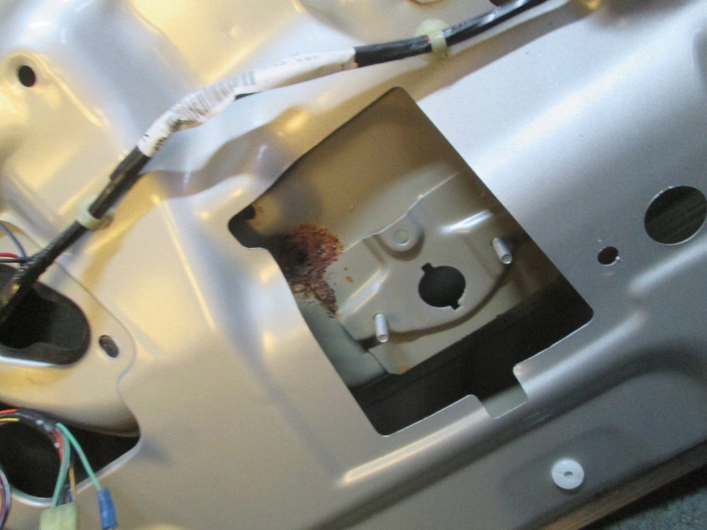 фото №5, Крышка багажника задняя багажника suzuki liana hb lift 04- z2s