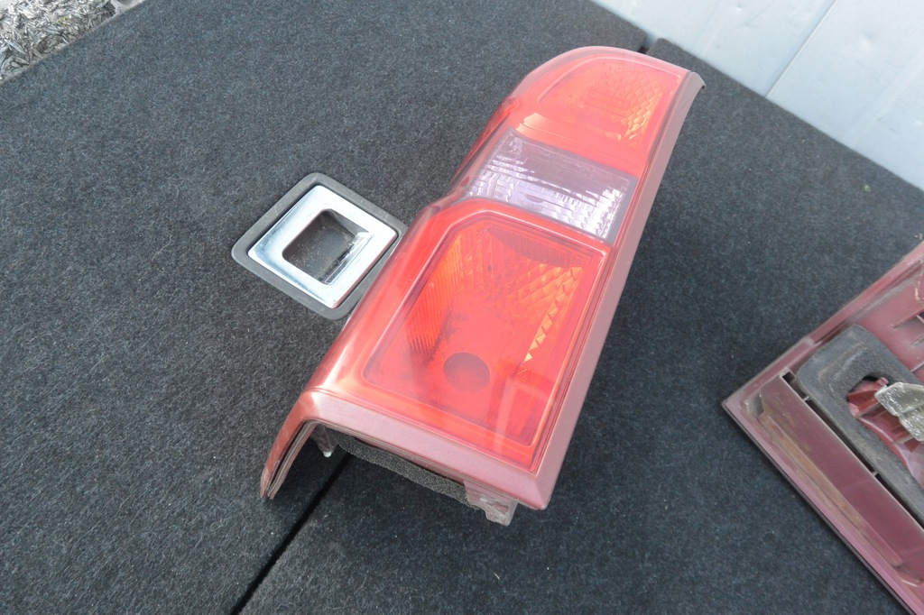 фото №8, Лампа w крыло левая правая задняя nissan patrol gu4 y61