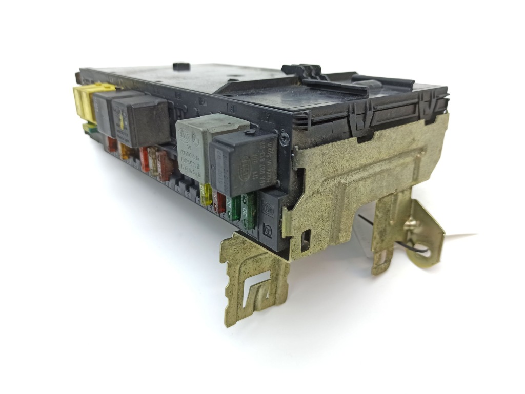 Mercedes-benz c w203 рамка / модуль предохранителей 2035453201 в Украине