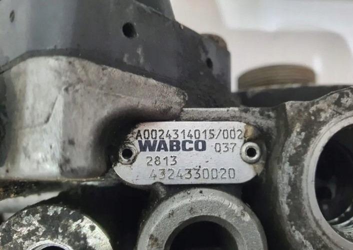 фото №4, Клапан основа осушувача mercedes actros mp1