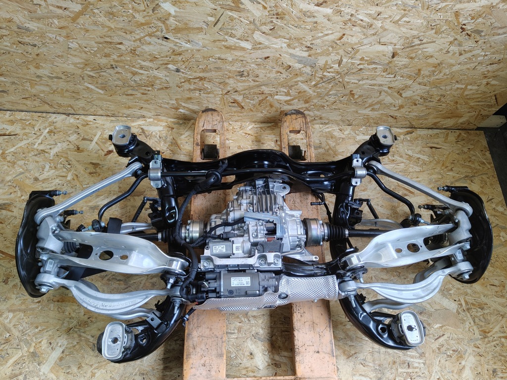 фото №10, Подрамник подрамник дифференциал oś поворотная задняя 4k0505235at audi s7 c8 3.0 v6 tdi 344km