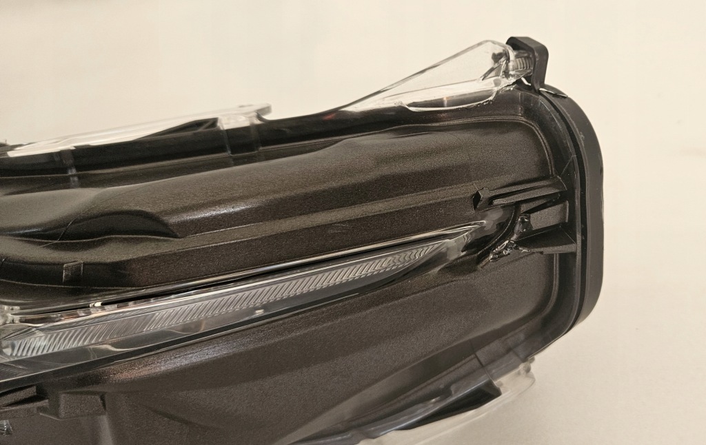 Противотуманная фара левый перед drl led 4 pin lexus nx 1 2014- Оригинал