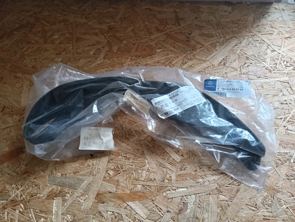 фото №1, Прокладка лампы перед правый a1648260491 mercedes x164