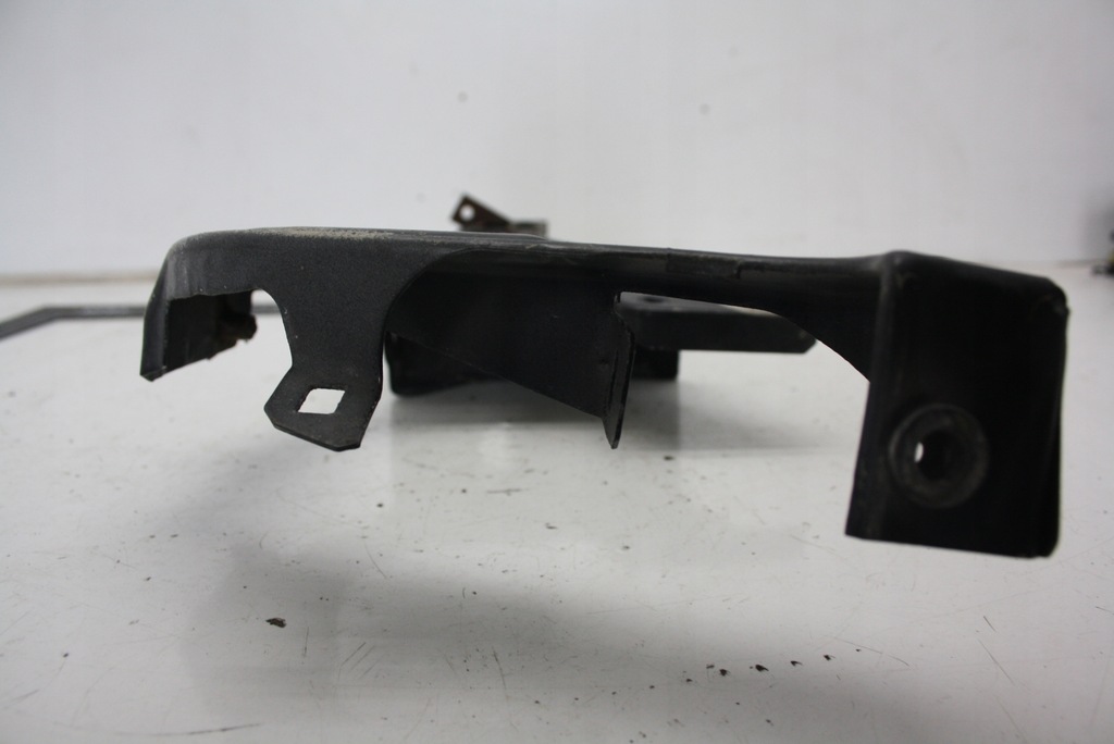 фото №12, Кронштейн кронштейн кронштейн крыла левый перед alfa romeo gt