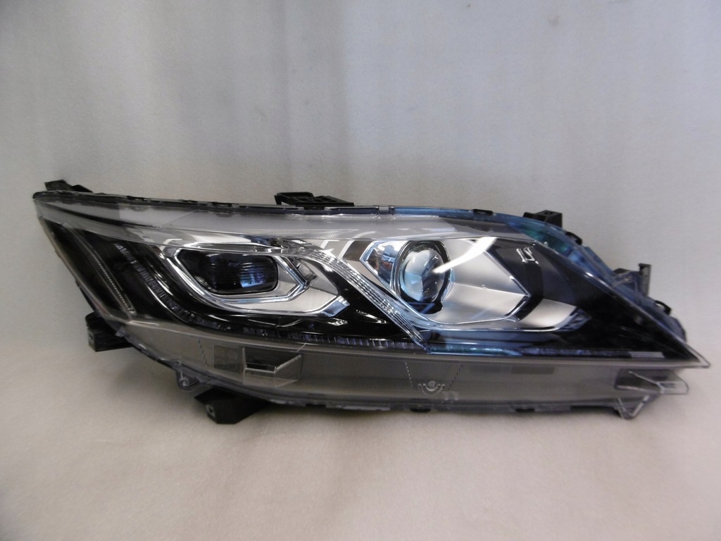 фото №1, Mitsubishi eclipse cross - лампа правая led