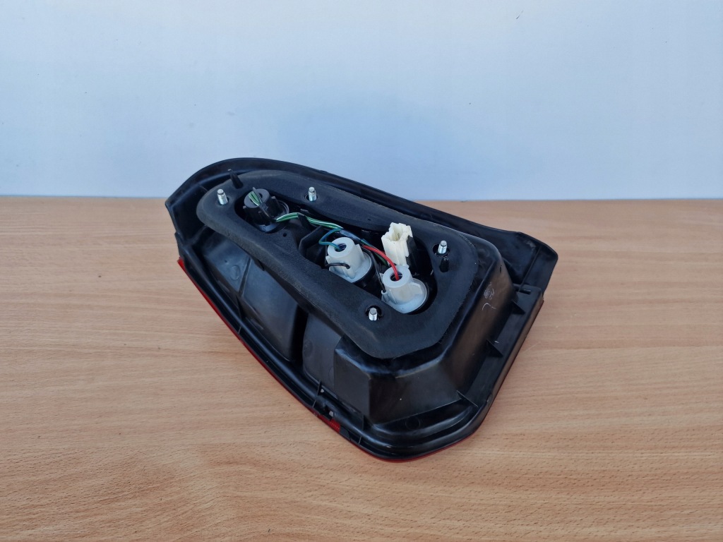 фото №3, Mitsubishi colt 97-03 rok права лампа задня оригінал