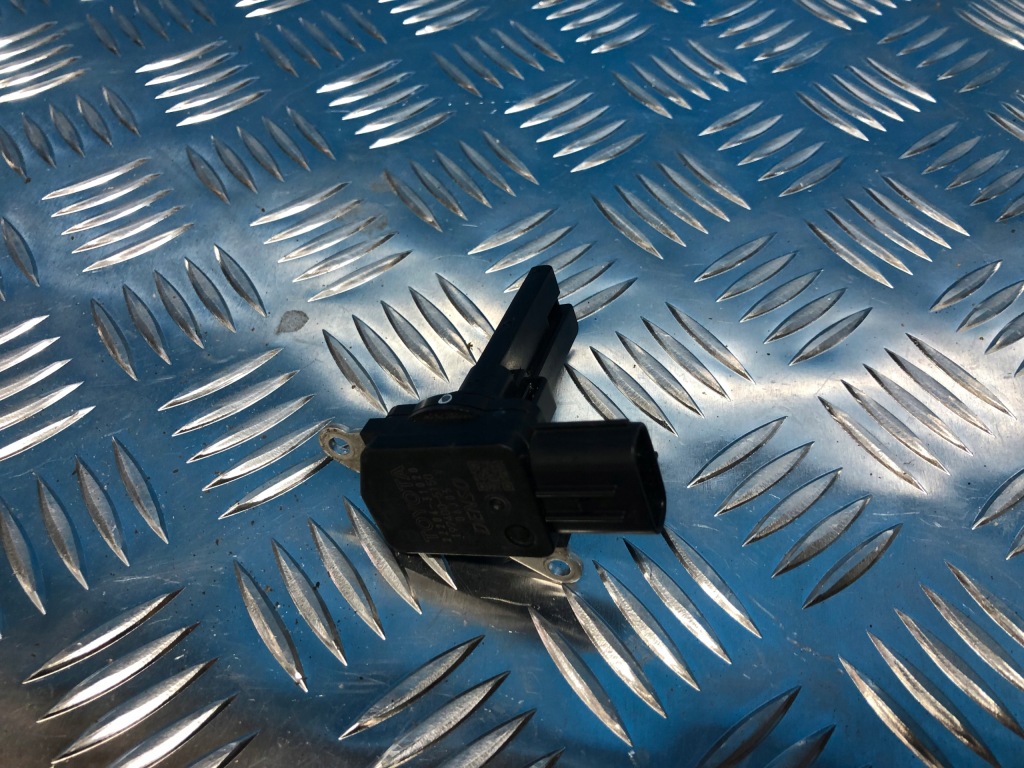 фото №1, Toyota yaris ii auris i витратомір 1,8 2,0