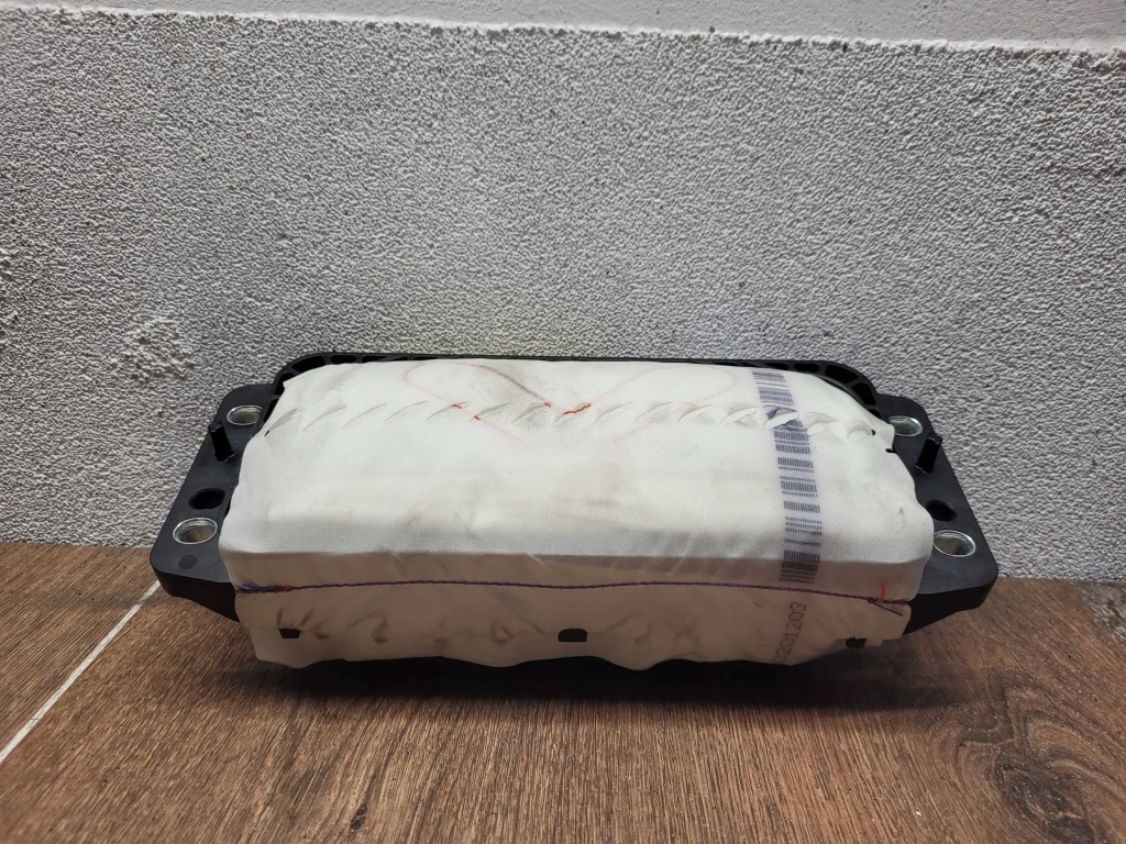 фото №1, Volkswagen passat b8 3g0880204d подушка пасажира