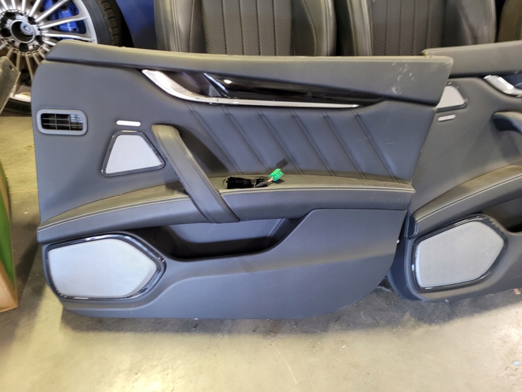 фото №13, Maserati quattroporte vi сиденья заднее сиденье обшивки карбон nappa trofeo idealne