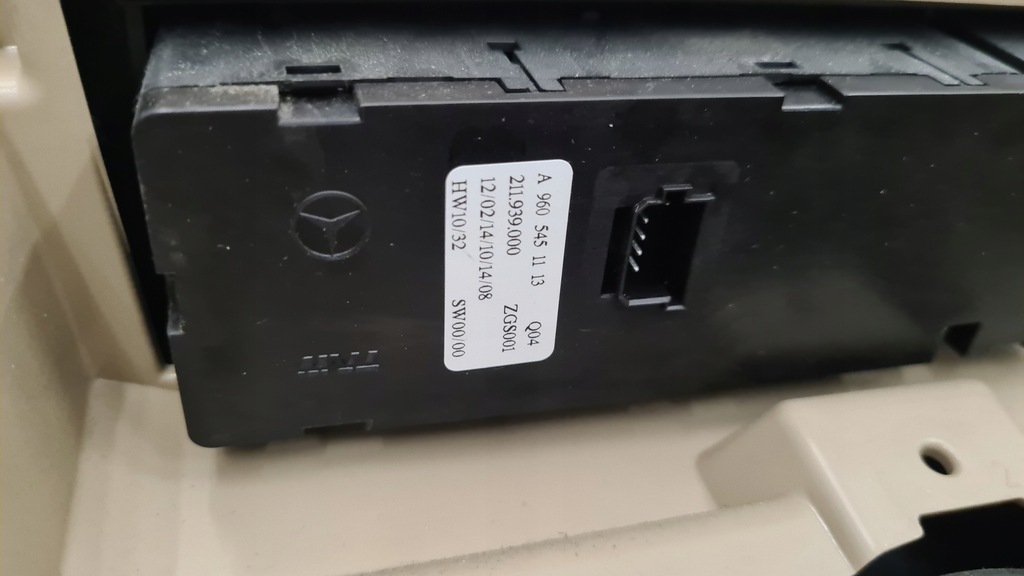 фото №11, Mercedes actros mp4 оббивка двері права