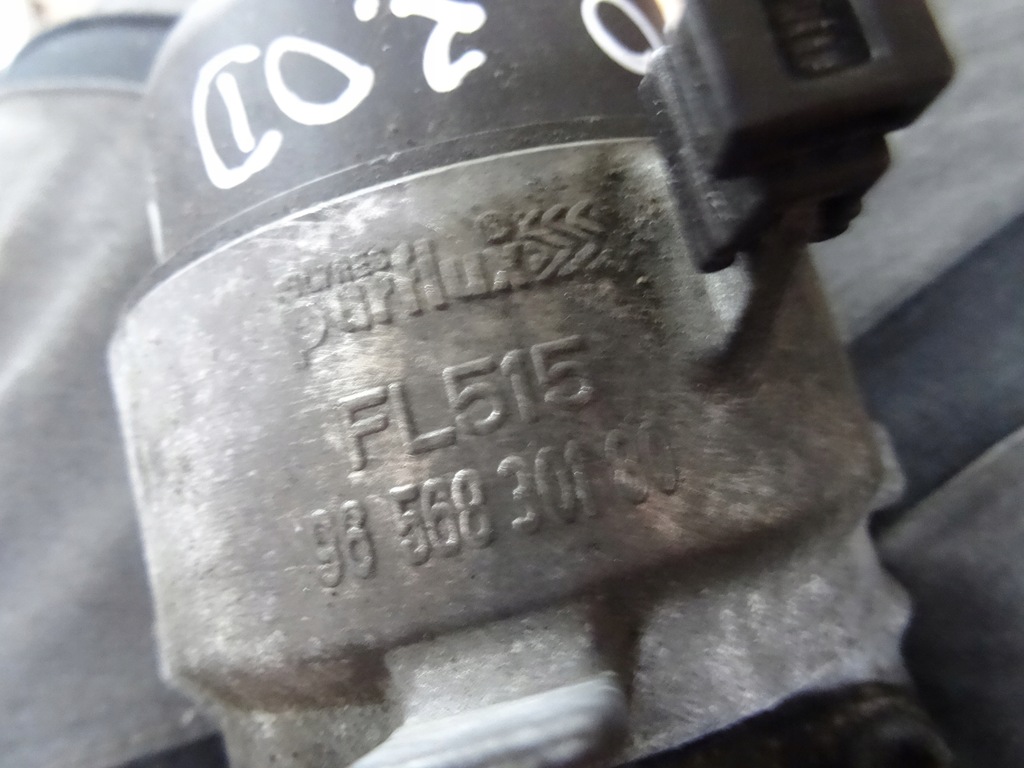 фото №5, Volvo v50 2.0d корпус фильтра радиатор 9656830180