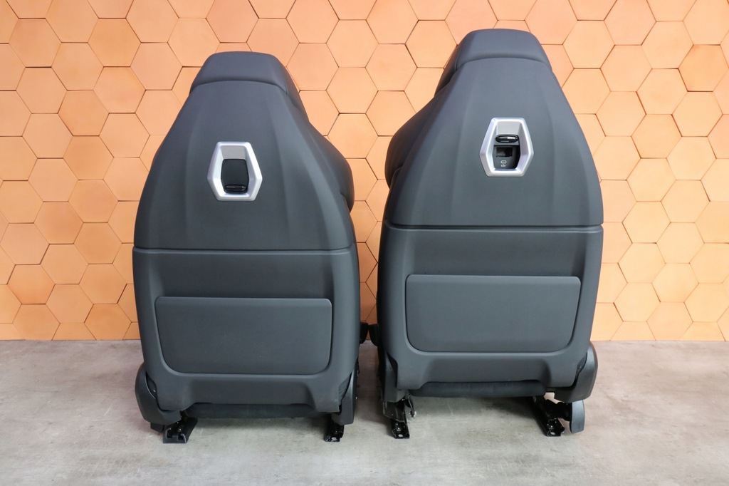 фото №16, Bmw xm x8 g09 салон сиденья заднее сиденье обшивки individual вентиляция массаж