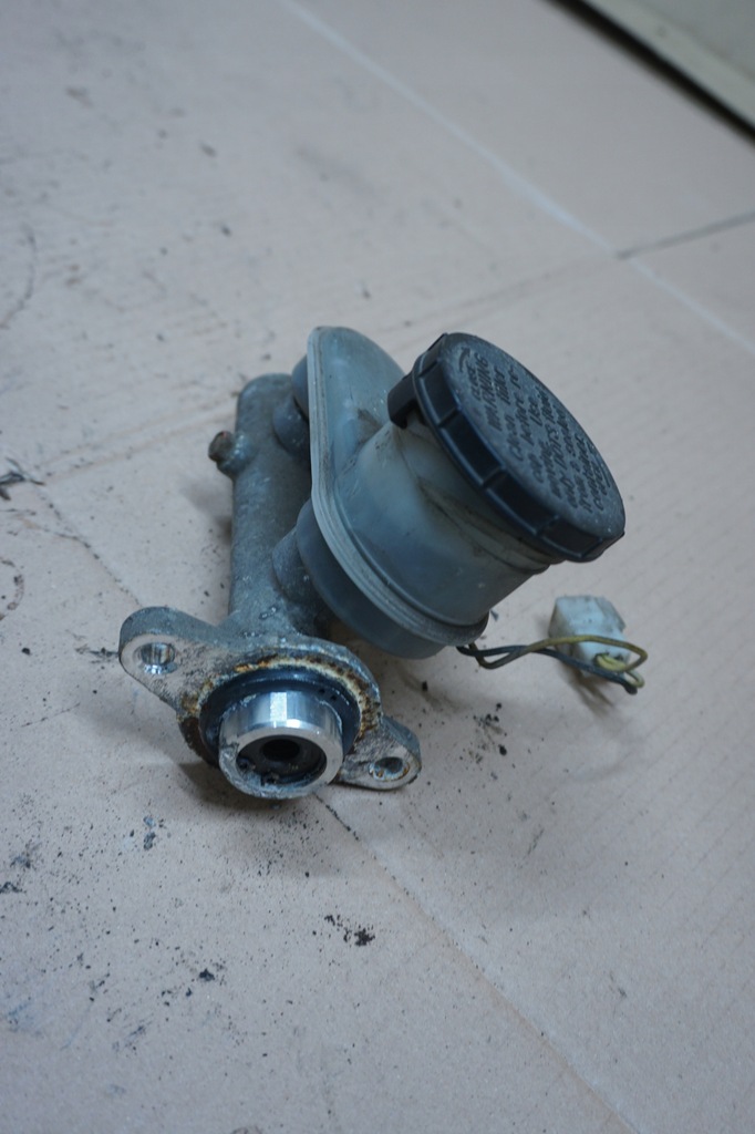 фото №5, Isuzu trooper насос тормозная 2,6b 83-91r