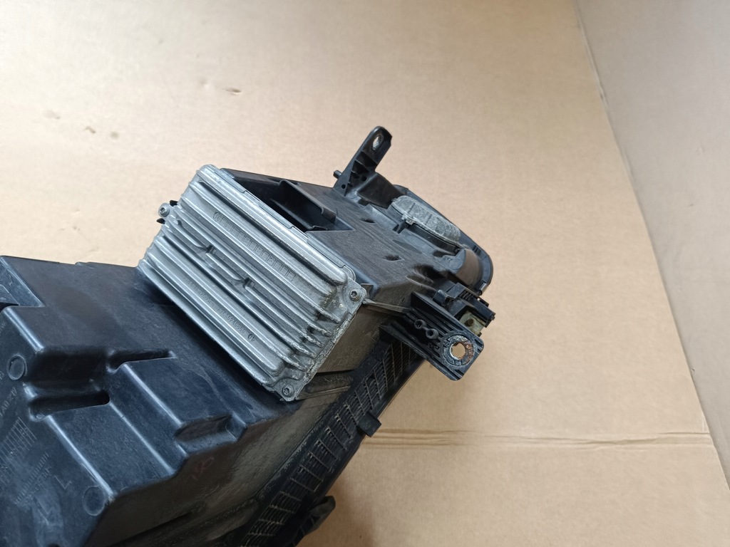 фото №15, Комплектна лампа ліва перед bmw x5 f15 x6 f16 7410683 eu адаптивний led