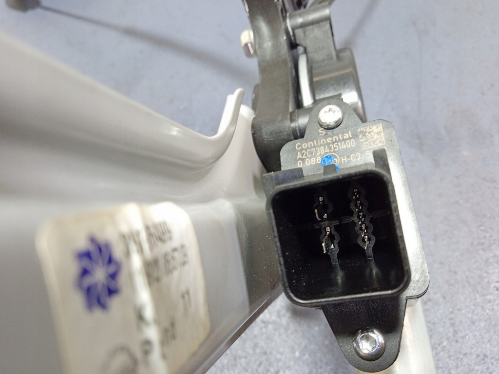 Insignia b подъемник стекло перед левый 39176499 в Украине