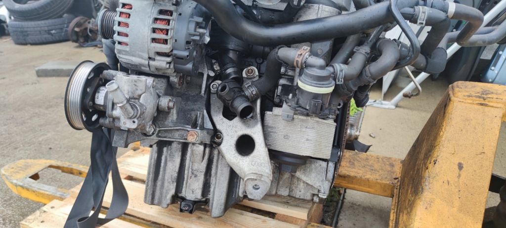 Двигун комплектний  audi a5 8t a4 b8 q5 seat 2.0 tdi caga cag 143km 6 Доставка