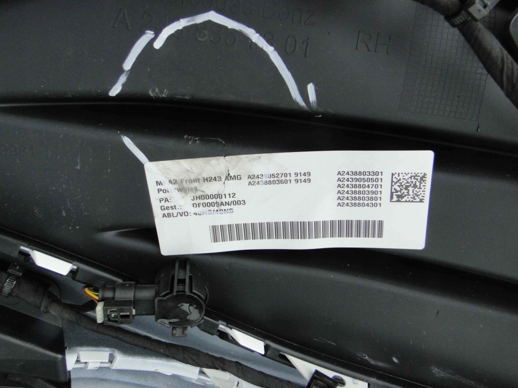 фото №15, Mercedes eqa h243 243 бампер amg нижня частина