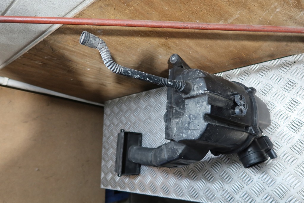 фото №10, Корпус фильтра воздуха audi a1 8x 6r0129601c