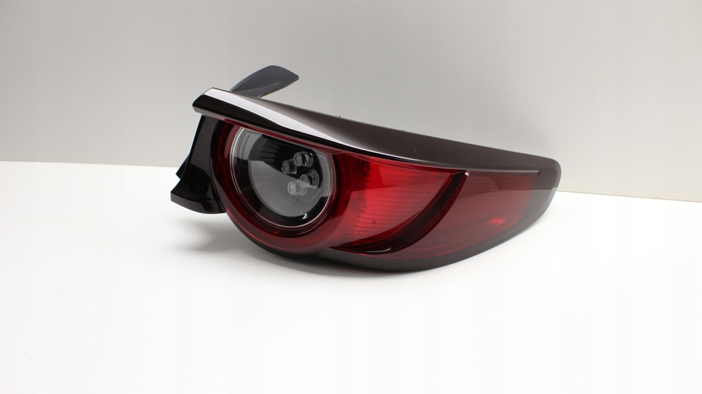 фото №1, Mazda 3 bp lift - лампа правая задняя led 2019+