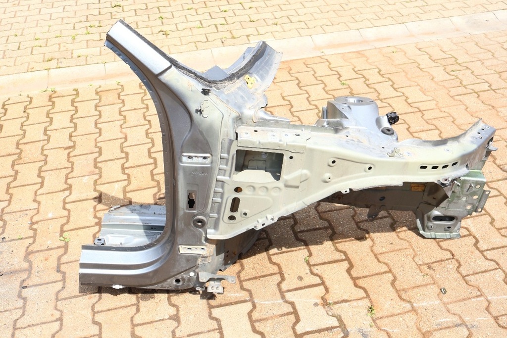 фото №1, Volvo xc60 ii четверть правая перед 714