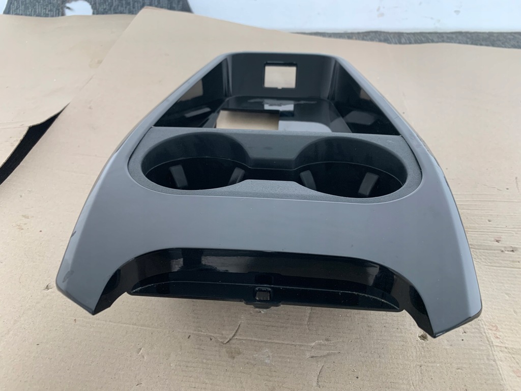 фото №8, Ford mustang mach-e 2021r кронштейн na кружки полка туннель среднего оригинал