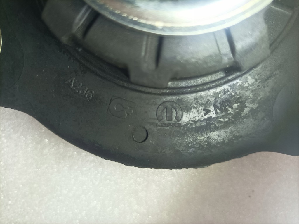 фото №3, Кронштейн резиновый элемент amortzatora левый перед jeep renegade lift