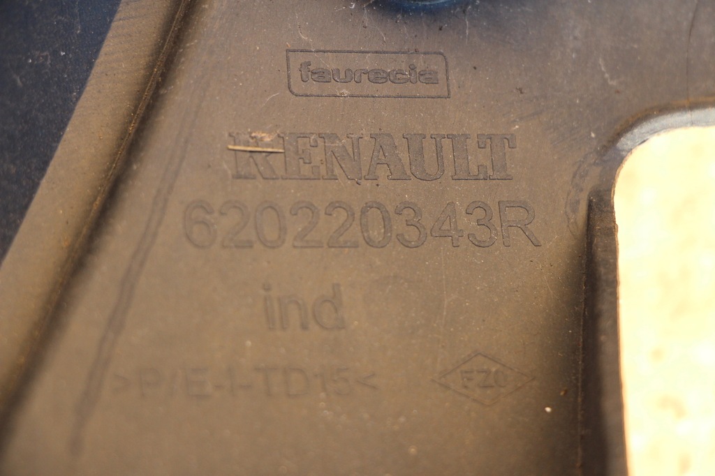 фото №10, Renault kadjar бампер перед передній 4 x pdc na омивачі 2015-2018 чорний