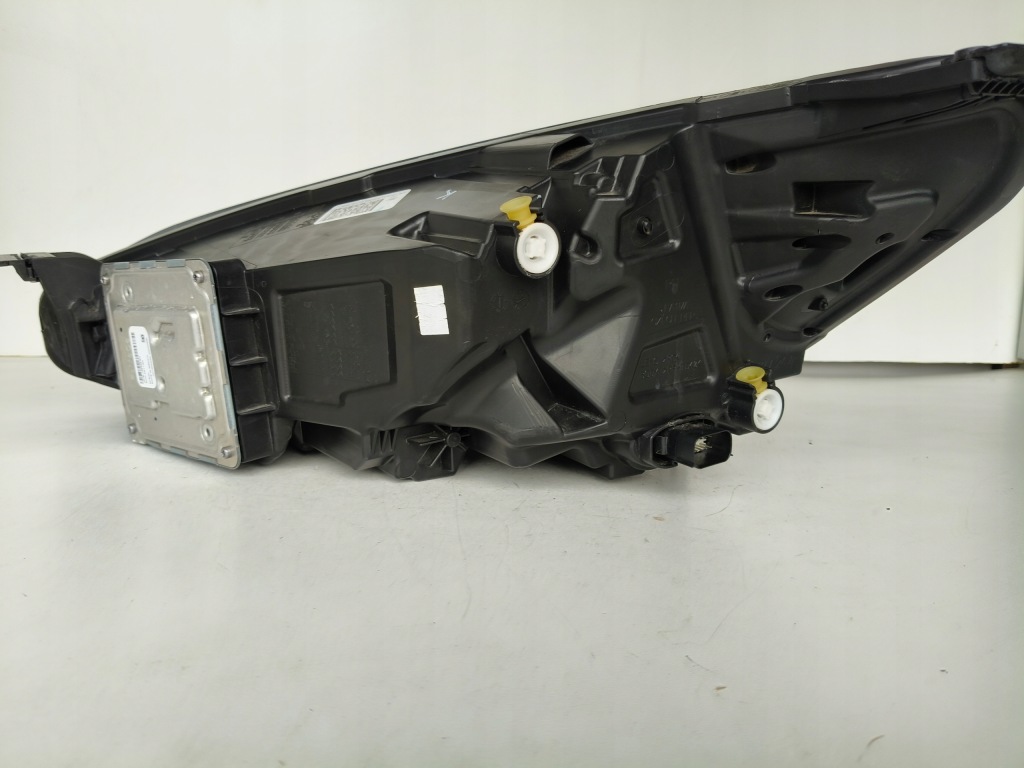 Фара правый  фара ford focus mk4 18- full led с Разборки