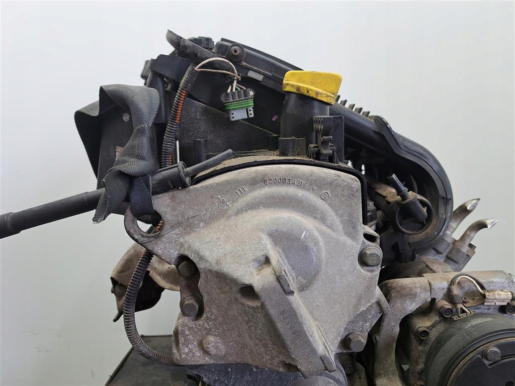 Двигун стійку  бензин renault twingo 1 1.2 73km 1993-2007 kod:d4fa702 76tyś Недорого