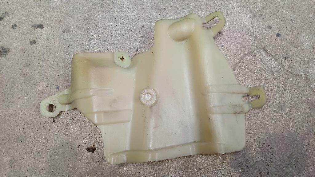 Купить Renault megane iv накладка насоса abs 476935189r