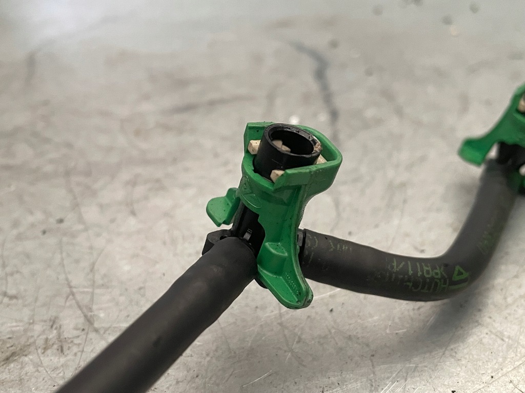 фото №6, Peugeot 3008 i 5008 i 1.6 hdi 2009-2016 шланг топлива сливной