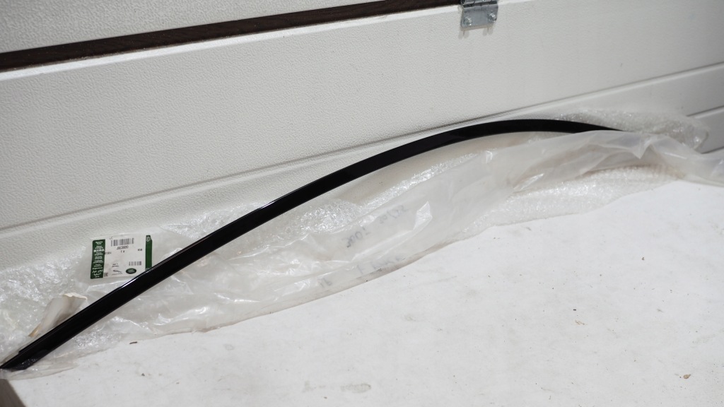 Купить Молдинг дверь jaguar e-pace левая перед