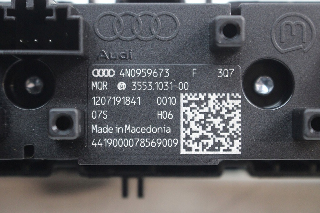 фото №8, Audi q8 e-tron панель 4n0959673f переключатель кнопка выключатель 4n0 959 673 f