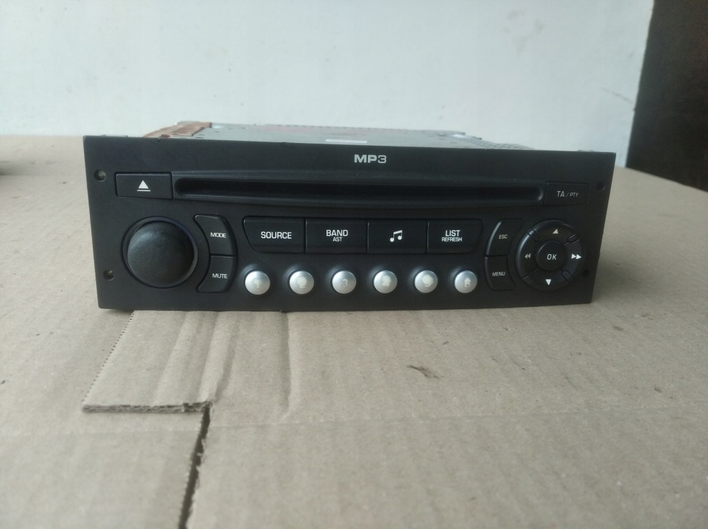 Купити Радіо citroen c4 grand picasso 1 96646223xt01