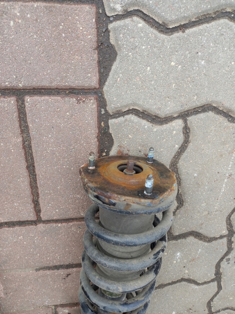 Амортизатор перед левый mazda 6 2.3b 03r Доставка