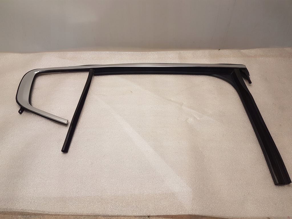 фото №1, Прокладка дверь хром правый задняя maserati grecale 670295997