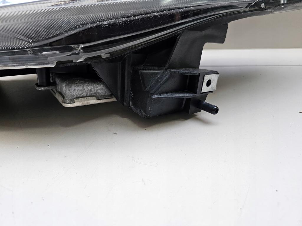 фото №8, Лампа передняя левая mazda 5 ксенон europa