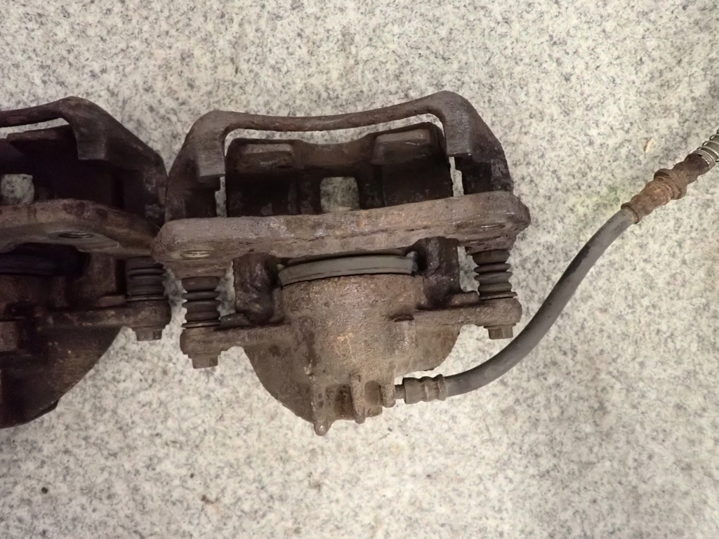 фото №7, Space star 1.3 98-05 суппорт передний левый lub правый