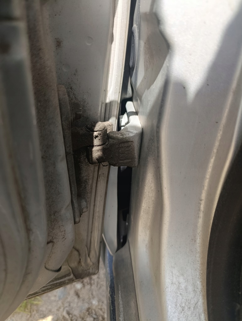 Купити Петля дверей перед передній ліве нижній opel vectra c 1.9 cdti 2005