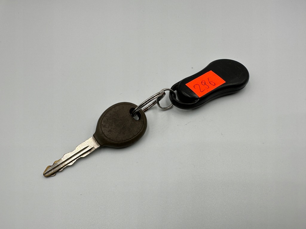 фото №9, Ключ ключ pilot chrystler pt cruiser 04686799ab